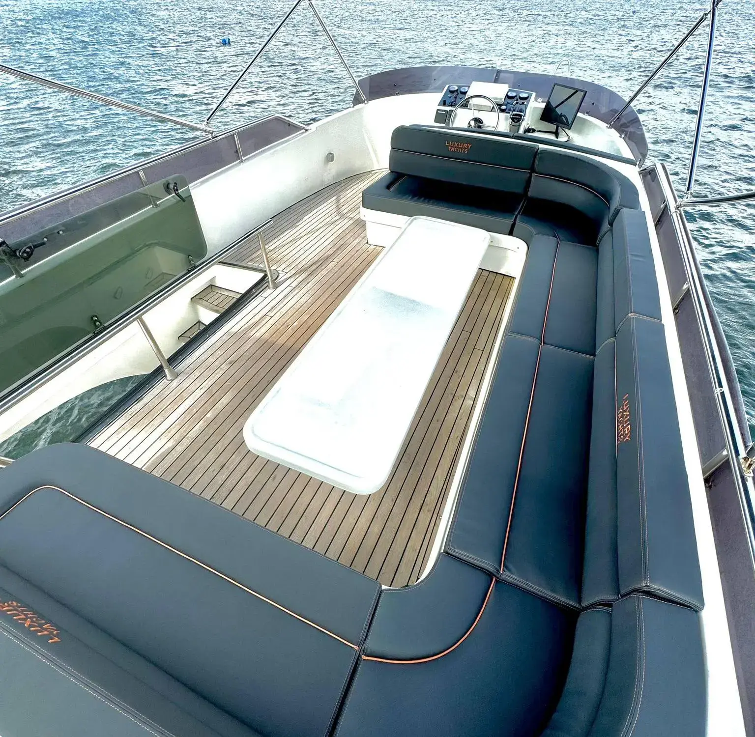 LUXURY 3