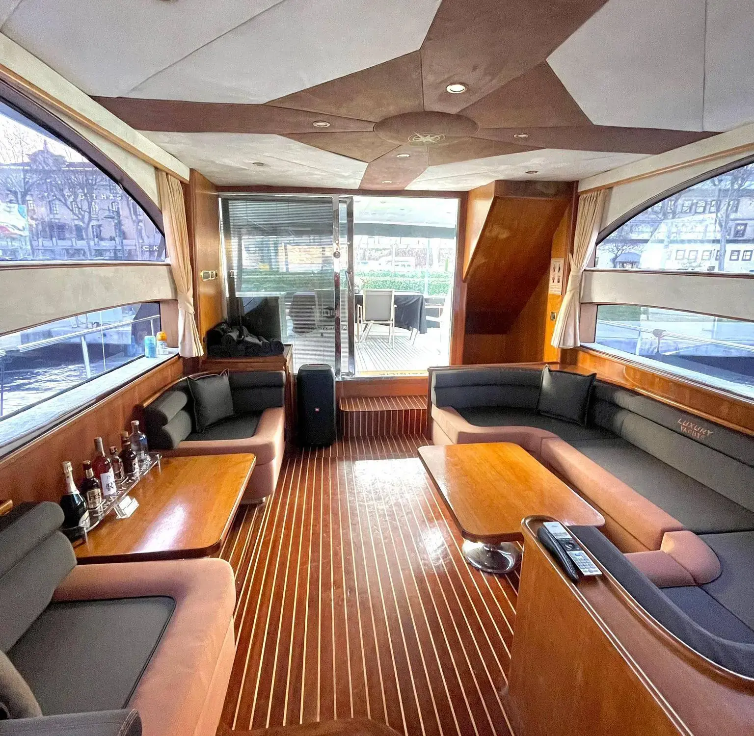 LUXURY 3